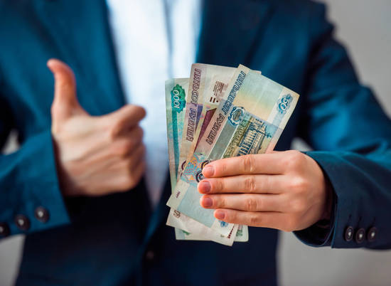 Волгоградским бюджетникам и силовикам подняли зарплату